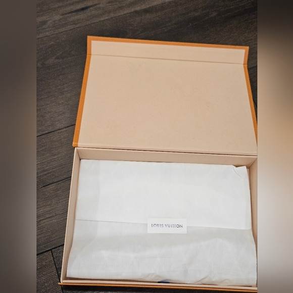 Louis Vuitton Clutch Box and Dust Bag Pair - Picture 3 of 13